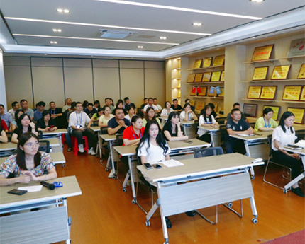 【读书分享会】书香致远 学思践悟——华川建设集团5月读书分享会圆满完成